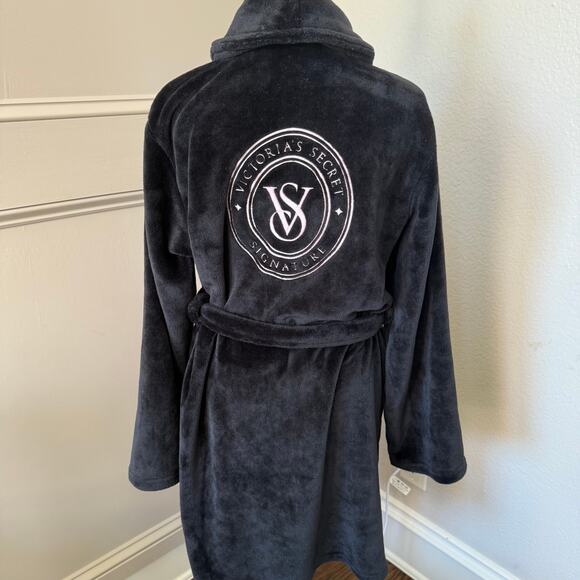 Victoria's Secret Cozy Short Black Pink Belted Robe Size XS Soft Plush - Picture 1 of 6